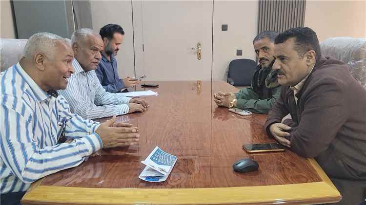 أخبار عدن - الداؤودي يناقش مع قيادة شركة مصافي عدن سبل التعاون المشترك