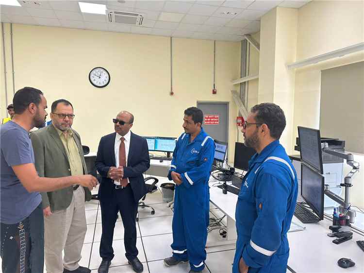 وزيرا الكهرباء والنفط  يزوران محطة الرئيس عقب خروج مشبوه للمحطة مرتين خلال ٤ أيام