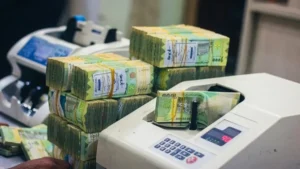 عاجل: تغييرات في أسعار صرف الريال اليمني مساءً… الدولار الأمريكي يبلغ 1630 في البيع!