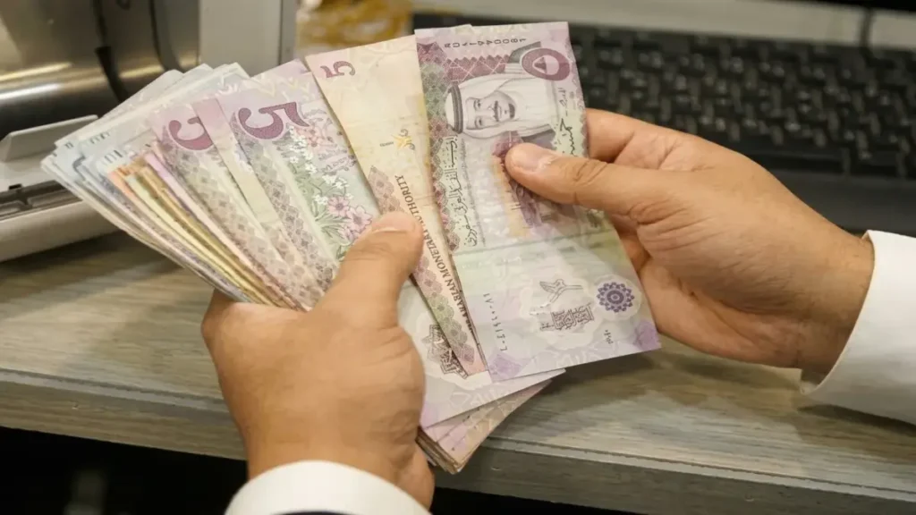 عاجل: سعر الريال السعودي أمام الجنيه الآن… هذا التغيير الطفيف قد يضرب المسافرين والمعتمرين في منتصف التعاملات!