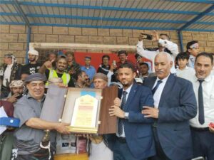 اخبار المناطق: مدارس سماء عدن والنبراس ورئيس مجلس إدارتها فائز اليهري يحققون جائزة العُ