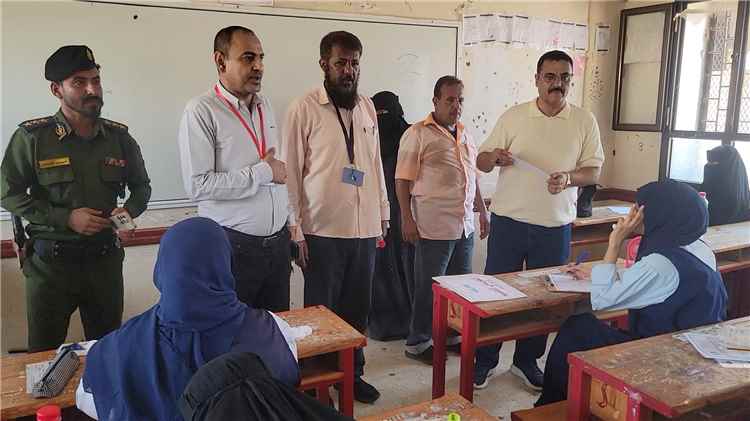 أخبار عدن - الداؤودي يوجه بتوفير الأجواء الملائمة لإنجاح إمتحانات إنهاء الثانوية العامة بم