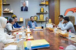 اخبار عدن – محافظ عدن يتولى رئاسة اجتماع لبحث المشاريع الخدمية