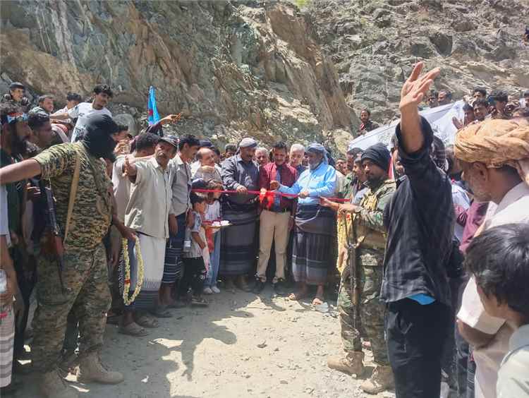 ​يافع تفتتح شريان الحياة.. إنجاز المرحلة الأولى من طريق