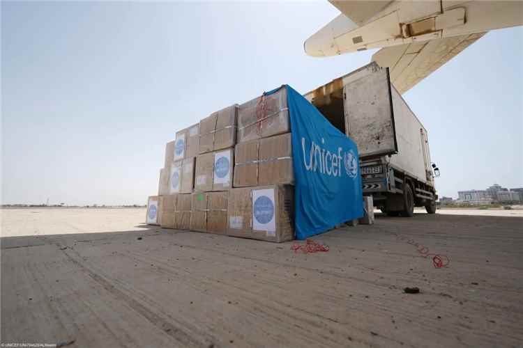 وصول أكثر من 441 ألف جرعة لقاح إلى عدن لتعزيز برامج التحصين في اليمن