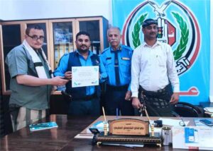 اخبار عدن – honoring an outstanding traffic policeman in Aden