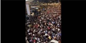 اخبار عدن – فقدان هواتف ونقود في تدافع نتيجة بلاغ غير صحيح خلال احتفال ختام كأس