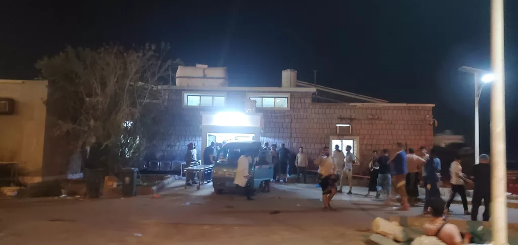 لازالت تتوافد اسعافات المصابين من الحريق إلى قسم الطوارئ في الجمهورية