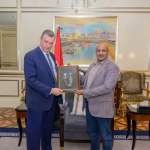 طارق صالح وسلوتسكي يتفقان على تعزيز التعاون البرلماني والسياسي بين اليمن وروسيا