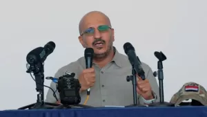 بصوت شاحب العميد طارق صالح يكشف قصة الحادث المروري الذي تعرض له ويروي القصة كاملة (فيديو)