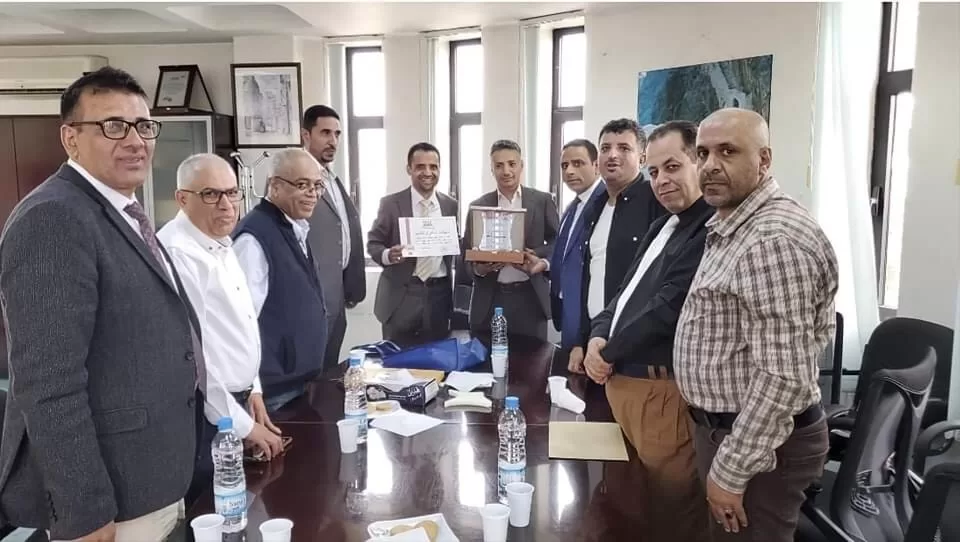 الاتحاد اليمني للسياحة يكرِّم القائم بأعمال رئيس مجلس إدارة "اليمنية"