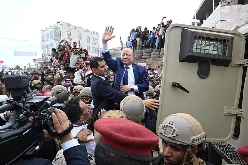 زيارة رئيس مجلس القيادة الى تعز برفقة الصبيحي وأعضاء المجلس
