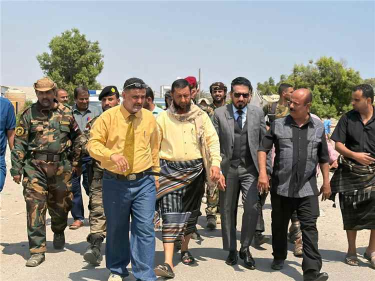 اخبار عدن – الشيخ أنور العمري يتفقد جرحى القوات المسلحة ومستوى الخدمات الطبية بمستشفى عبود