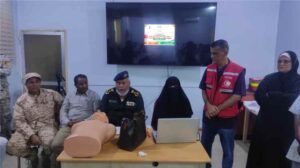 اخبار عدن – تنفيذًا لتوجيهات رئيس مجلس الوزراء.. الهلال الأحمر اليمني – فرع عدن يدشّن دورة