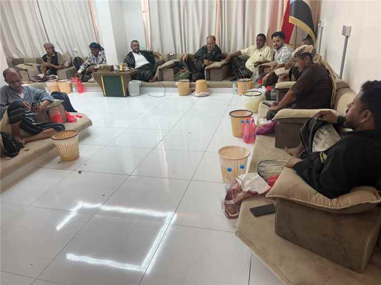 عدن.. لقاء قبلي يجمع مشايخ الصبيحة ويافع لتنسيق دعم الجبهات