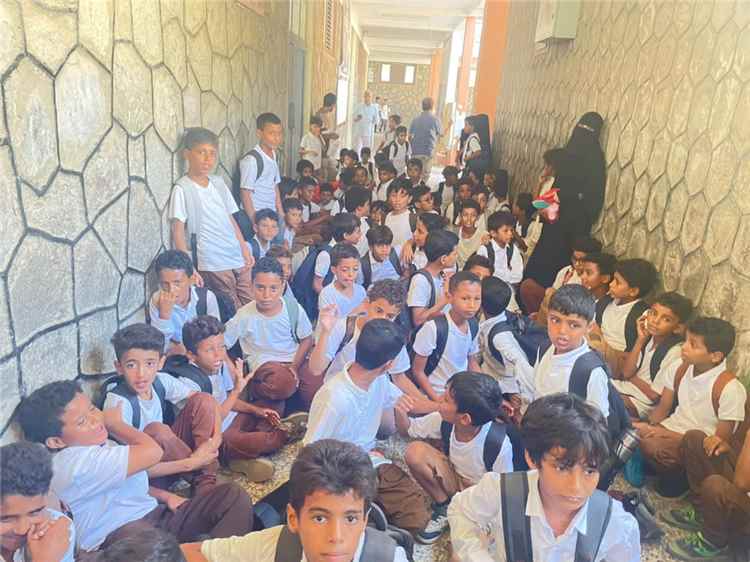 اخبار عدن – في مدرسة خالد بن الوليد.. قصة بطولة مثيرة رويت في فترة الظهيرة وموقف يستحق كل
