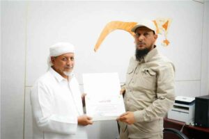 محافظ العاصمة عدن يكرّم المستشار أحمد الوالي تقديرًا لجهوده في تسهيل عمل المنظمات ودعم العمل الإنساني
