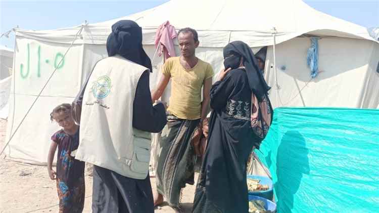 مركز التوعية البيئية ينفذ حملة صحية في مخيم النازحين بمنطقة عمران في البريقة