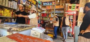 اخبار عدن – مكتب الصناعة والتجارة بالتواهي يواصل حملاته الرقابية ويضبط مخالفات وأغذية منته
