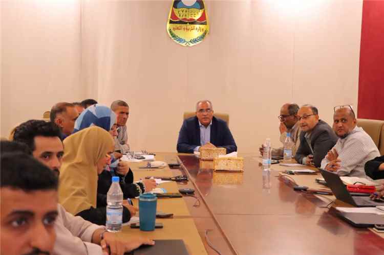 اخبار عدن – وزير التربية (العبادي) يبحث مع شركاء مشروع استدامة المنظومة التعليمية والتعلم مستوى الإنج