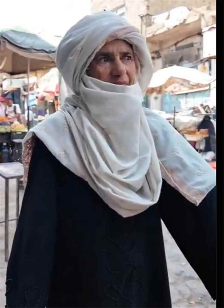 شاموت شهيد.. صيحة عفوية تجسد صمود عجوز تعزية في وجه الحصار