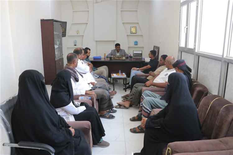 مدير عام الشحر في نزول ميداني مفاجئ إلى المستشفى العام يشدد على الانضباط الوظيفي وجودة الخدمات